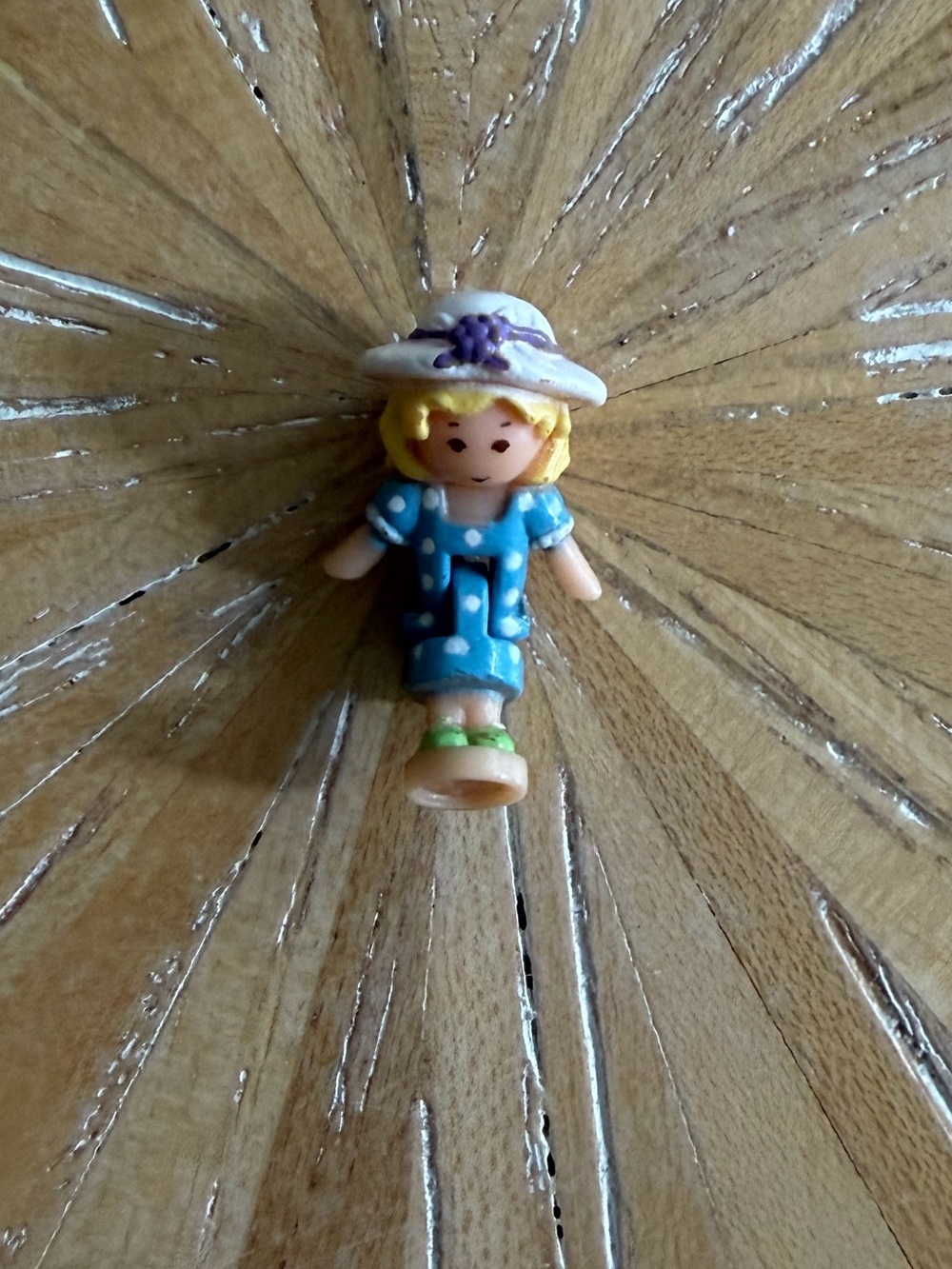 1990 Garden Surprise Polly Pocket Doll